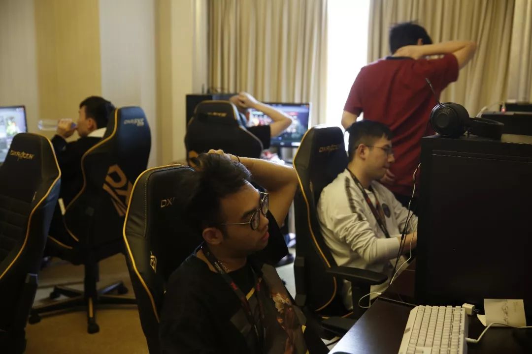 NIP赛后群访 Angel：今天输了也不是很难过的，还是挺开心的