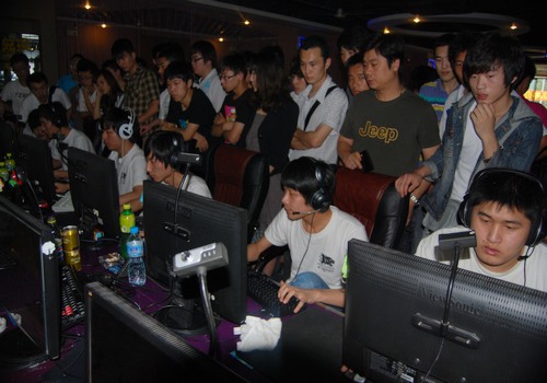 Team WE 教练：队伍现在遇到一些困难 每个人都会有自己的困难