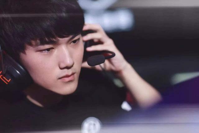 s1mple ：我需要多打打回防模式，慢慢找回状态