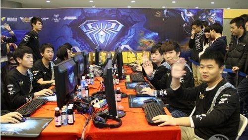 外网热议BLG横扫C9：我们从未真正摆脱过LCK vs LPL的洲际赛