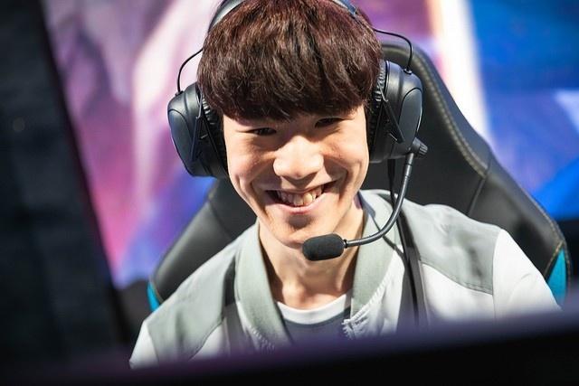 水晶哥：我真想进步，但没能力进步，给我自己都打恶心了